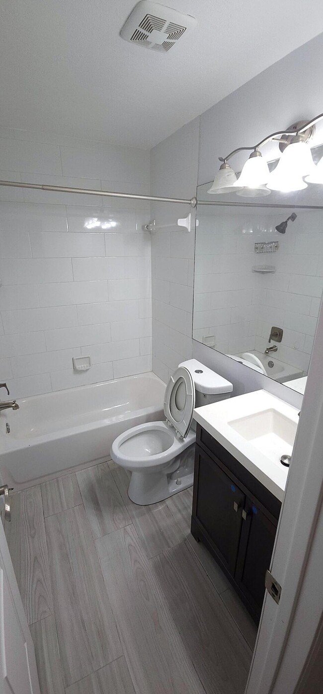 Photo - 3784 Collinwood Ln