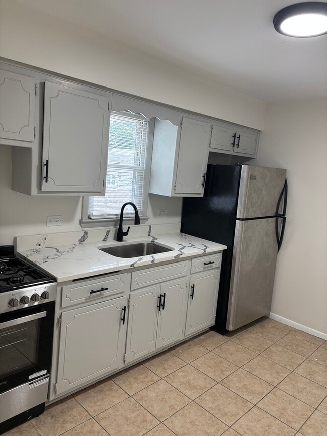 Photo - 10401 S Ewing Ave