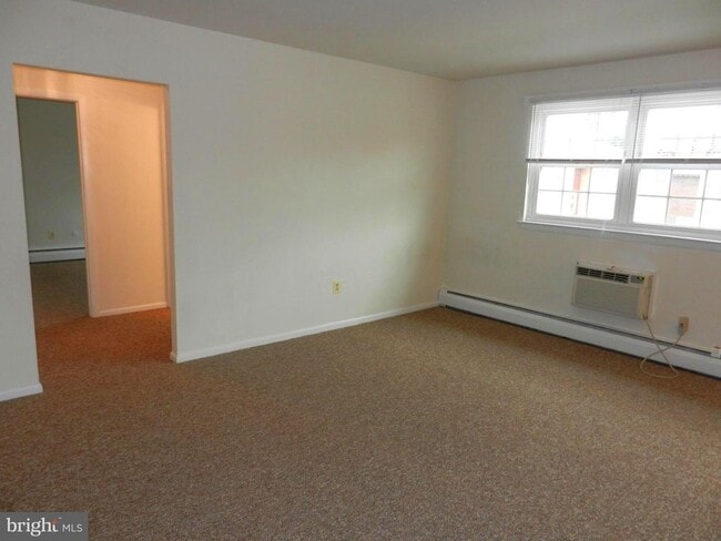 Photo - 335 E Lancaster Ave