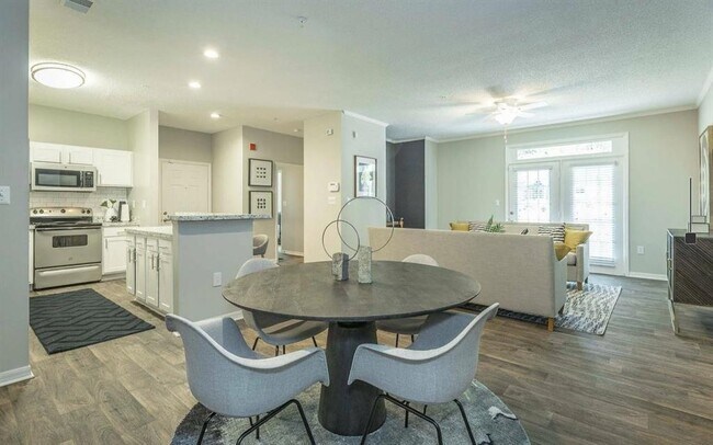 3780 Towne Crossing Unidad 1006E