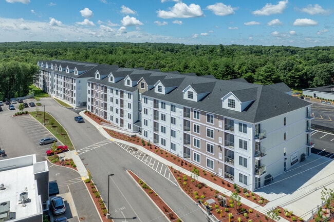 Building Photo - Taj Estates of Franklin Rental