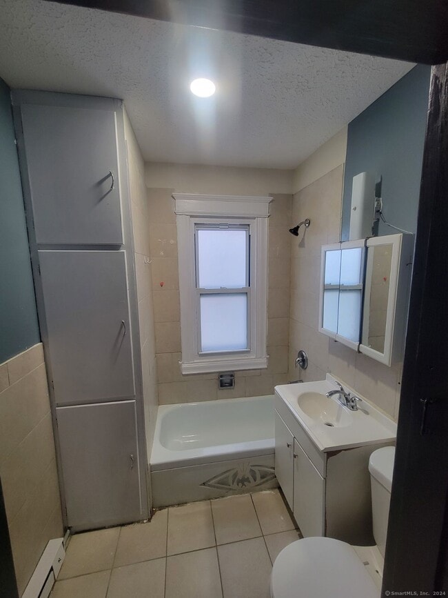 Photo - 73 Lounsbury St Unit 3