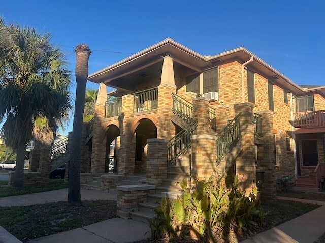 Building Photo - 2428 2nd St Unit 2