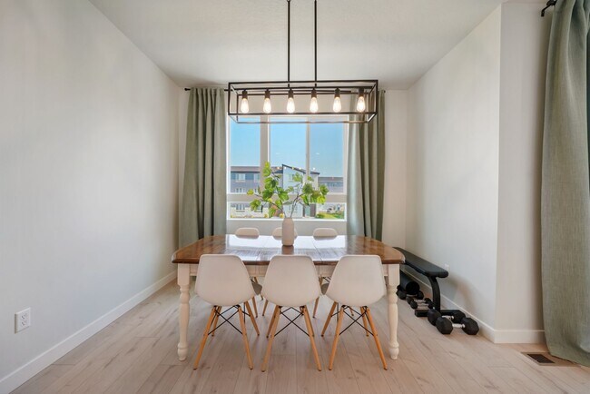 Photo - 972 W 540 S