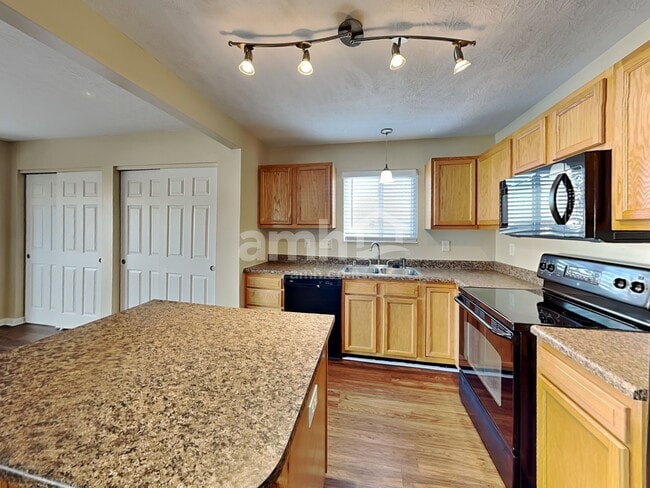 Photo - 10204 Meadow Glen Dr