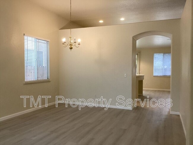 10012 Mosaic Way