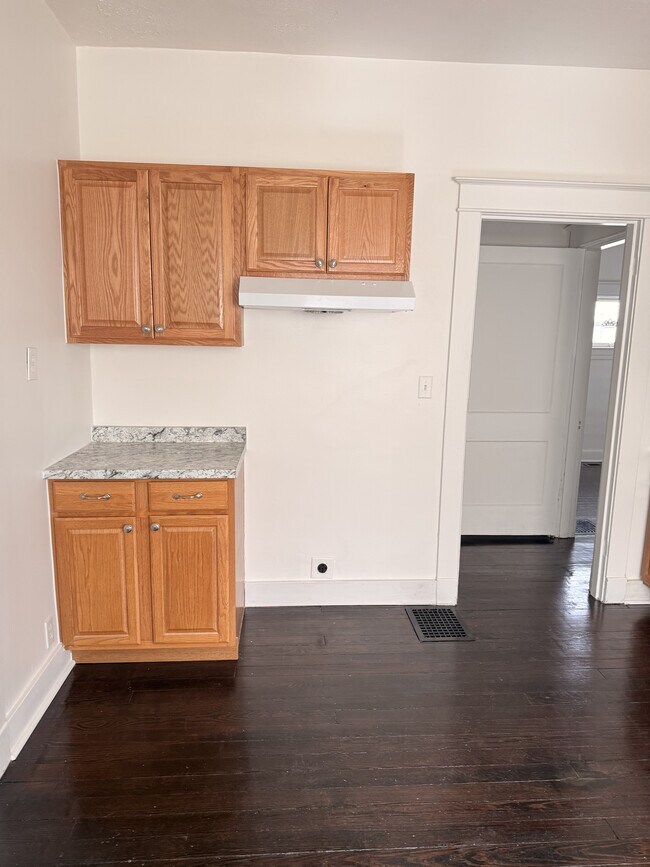 Photo - 841 Hazel St