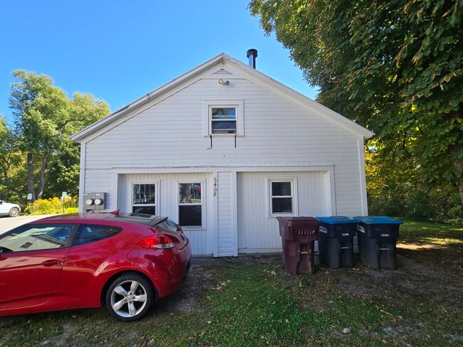 Photo - 5408 Main St