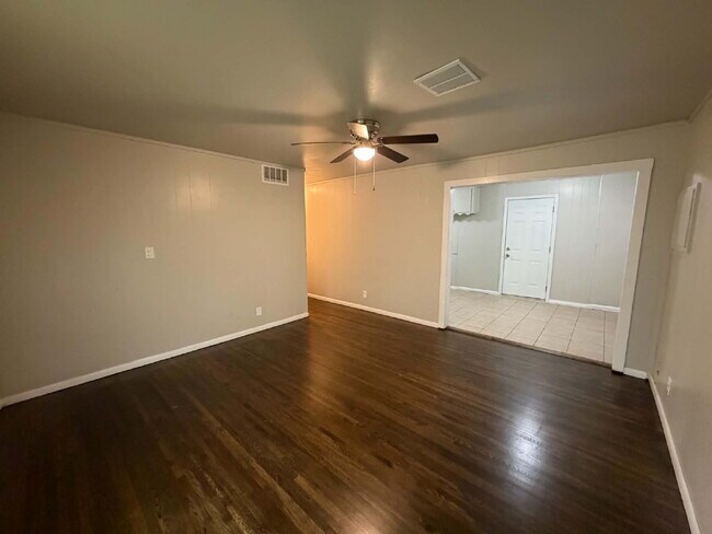 Photo - 3-Bed Home with Gleaming Hardwood Floors in Tulsa