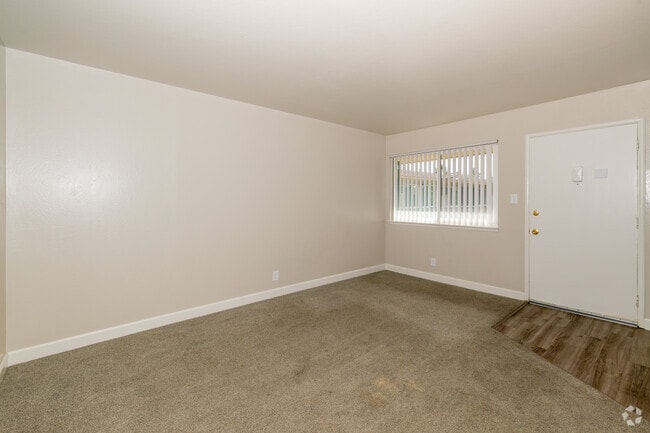 2BR, 1BA - 750SF - Living Room