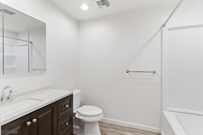 Photo - 62 Magellan Way