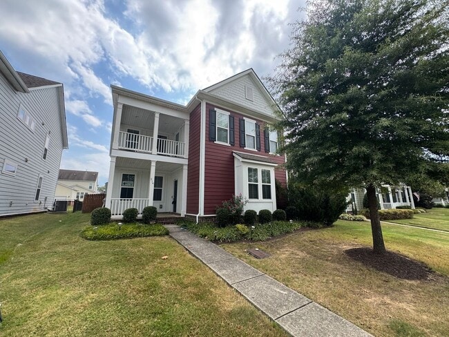 Your Franklin dream rental is here—4 bedrooms, a huge bonus, two en-suites, and an unbeatable loc...