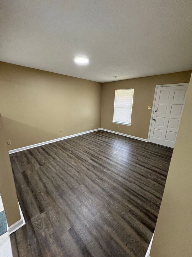 Photo - Comfortable 3 bedroom, 2 bath home