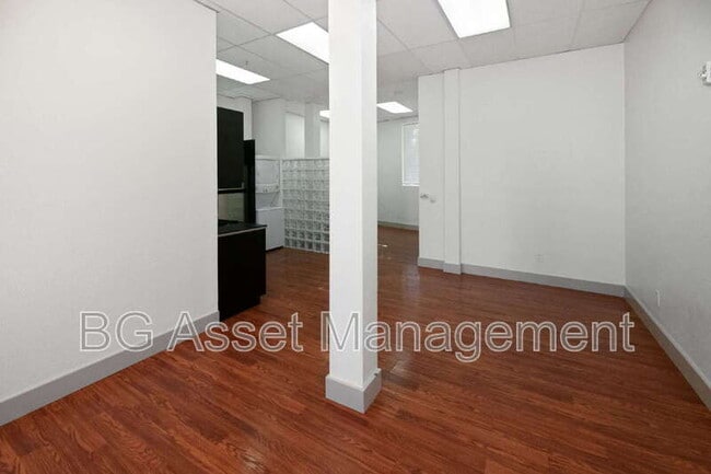 Photo - 1459 MacArthur Blvd Unit B