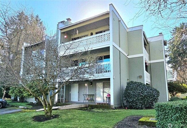 Building Photo - 7425 Ruby Dr SW