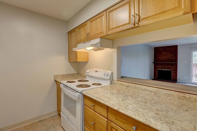 Photo - Monaco Parkway Apartments