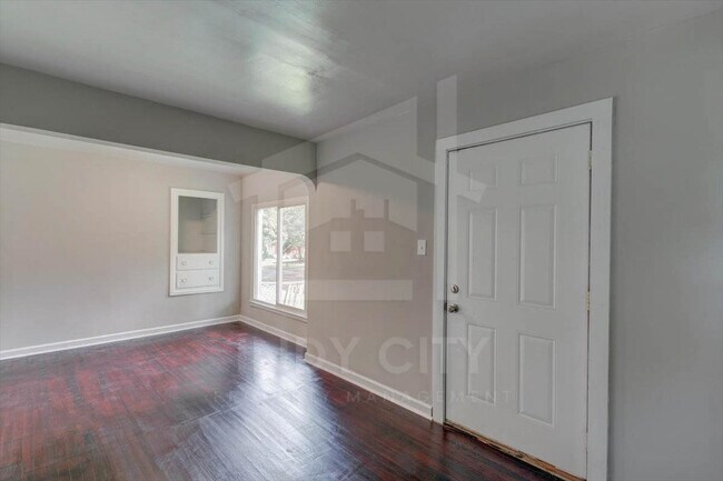 Photo - 3422 Kinnear Ave