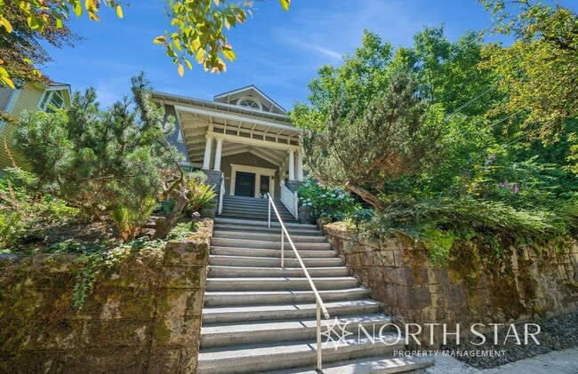 Spectacular NW 23rd Condominium - Spectacular NW 23rd Condominium