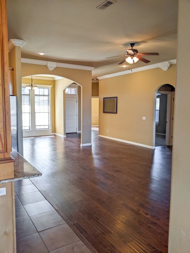 Photo - Stunning 4 Bed 2 Bath Home close to Elm Springs Walmart!