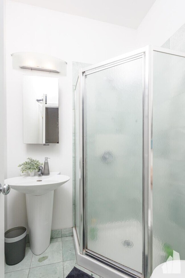 Photo - 3 bedroom in Chicago IL 60622