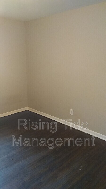 Photo - 1854 Edgehill Dr