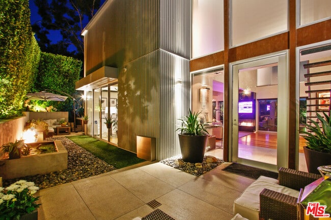 Photo - 9416 Beverlycrest Dr