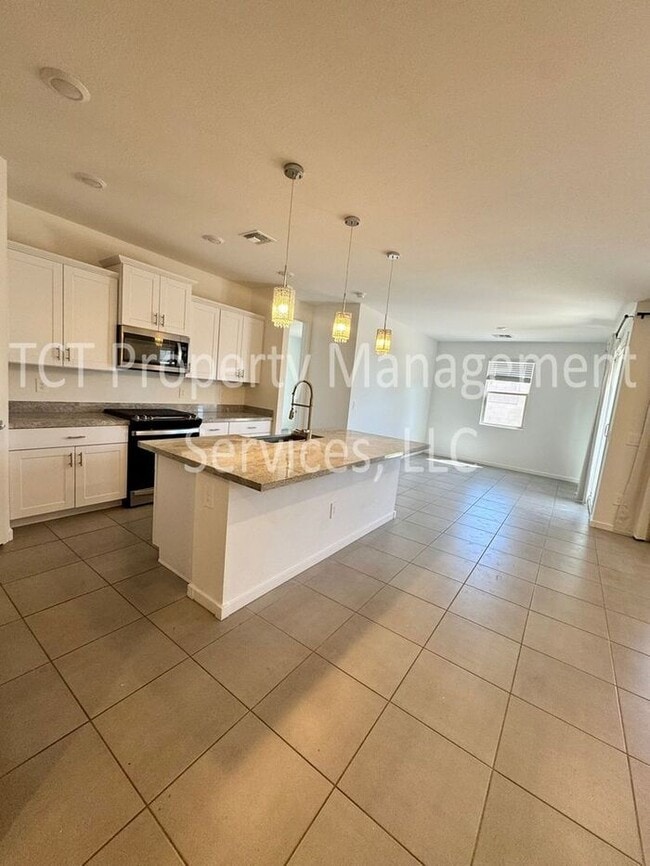 Photo - Beautiful like new home in San Tan Groves