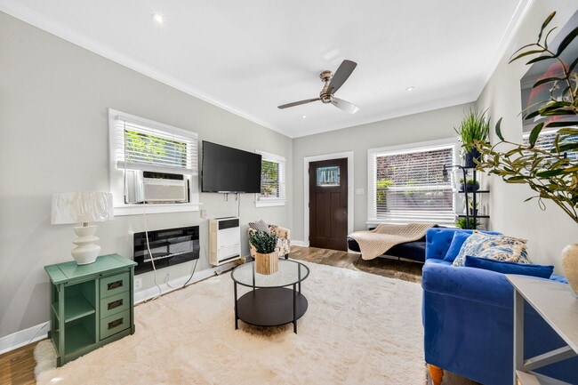 Photo - 5915 Lexington Ave