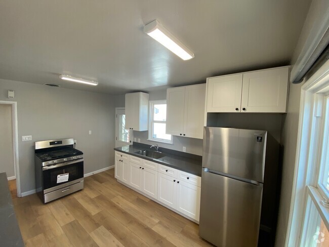 Building Photo - 2848 Montana St Rental