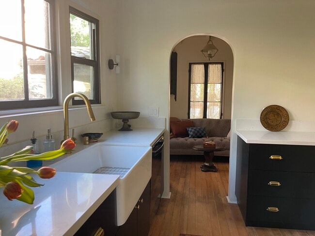 Photo - 1363 Spazier Ave