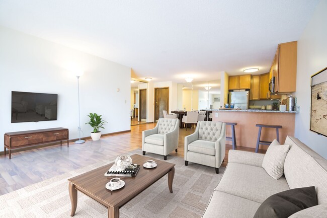 Photo - Edina Highland Villa