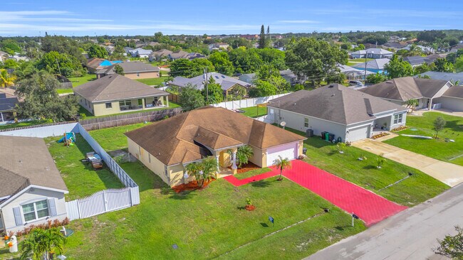 Photo - 729 SW Sardinia Ave