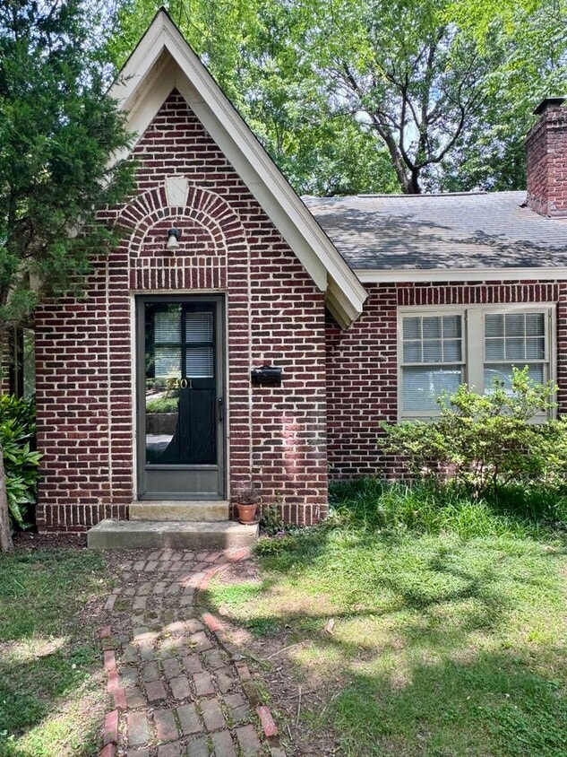 Charming Home Near UNC Campus & Downtown C... - Charming Home Near UNC Campus & Downtown C...