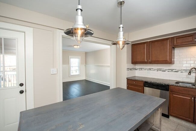 Photo - 130 Van Dam St Unidad #2