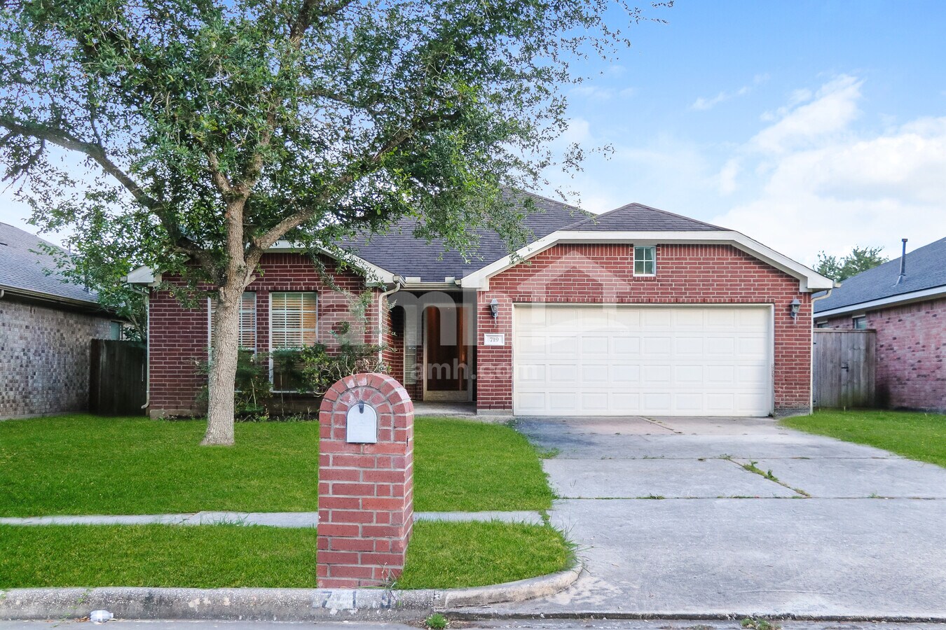 Photo - 719 Chase View Dr