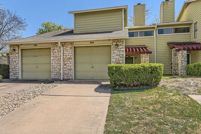 Photo - 512 Eberhart Ln