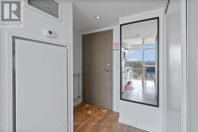Photo - 36 Lisgar St Unit 1722E
