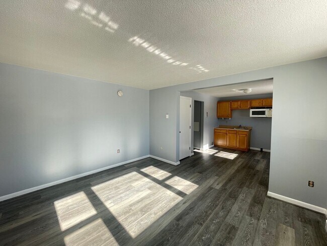 Photo - 181 Loudon Rd Unidad 212