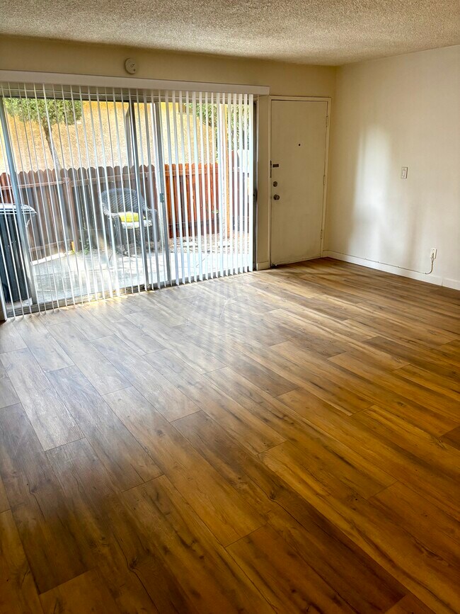 Villa Valencia Apartments