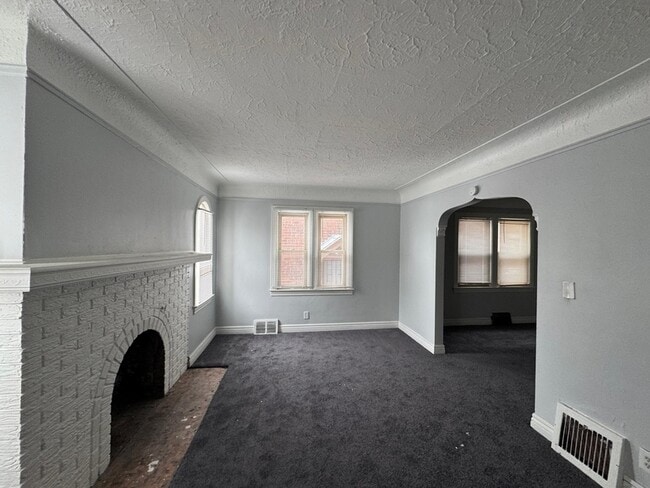 Photo - 10422 Morley St