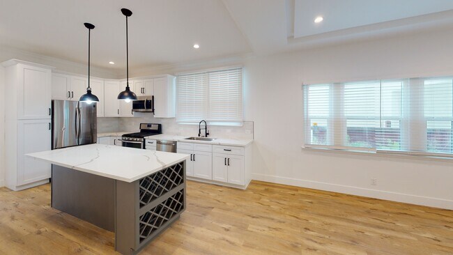 Photo - 1021 S Hayworth Ave Unidad 1021