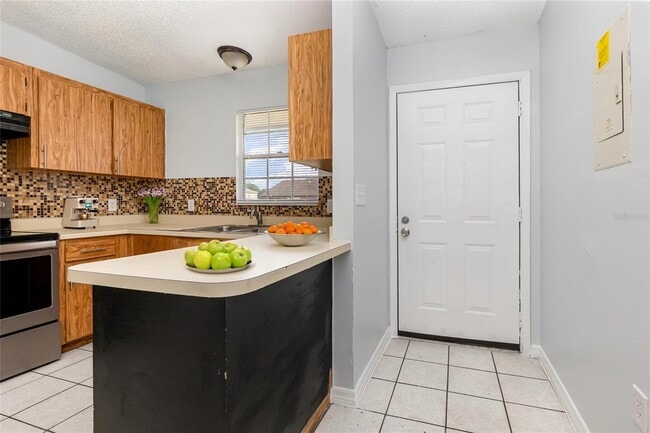 Photo - 588 Imperial Pl