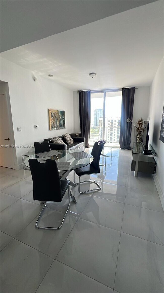 Photo - 1010 SW 2nd Ave Unit 2010