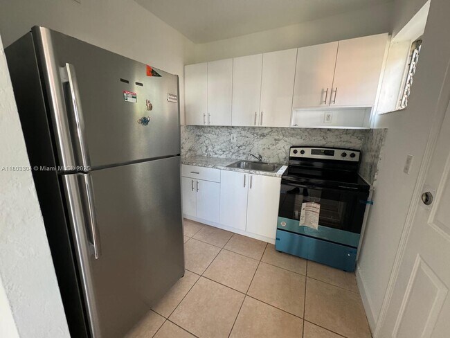 Photo - 120 SW 18th Ct Unit 2