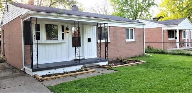 Photo - 640 Calder Ave
