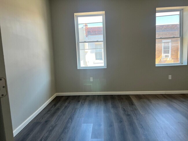 Photo - 1343 S Newkirk St