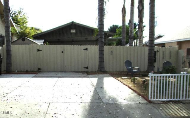 Photo - 3330 Thorpe Ave