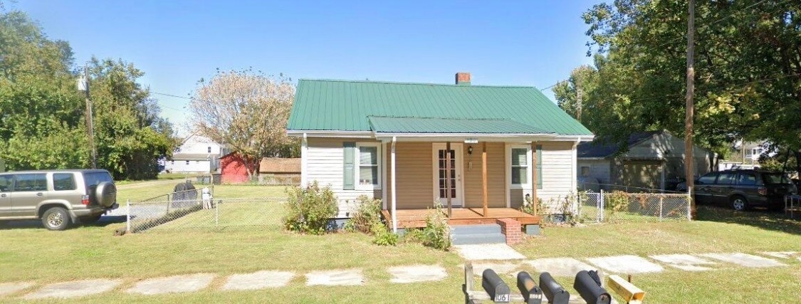 Photo - 105 W 1st St