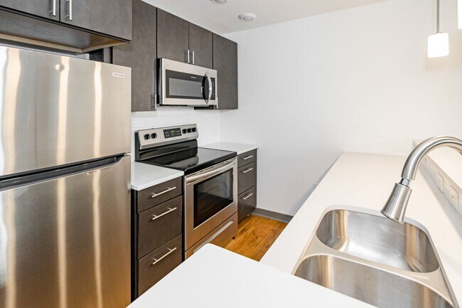 Photo - Loft Style One Bedroom with Washer & Dryer Unit 6204