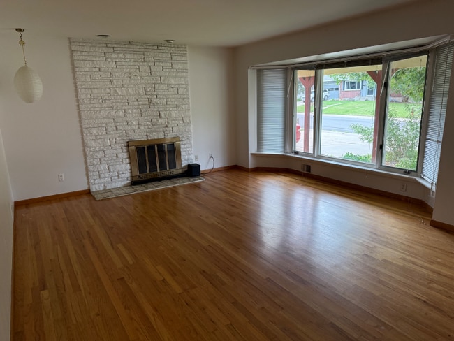 Building Photo - 1338 W 23rd Pl Rental
